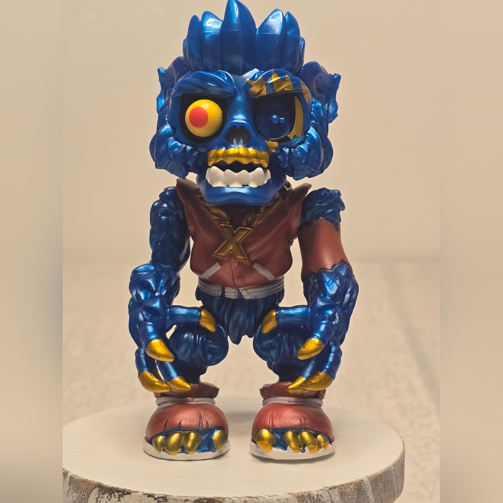 Moose Toys Treasure X Monster Coffin Blue WOLFMAN Figure *Incomplete*~ Read